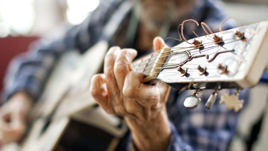 880 hospizalltag gitarre spielen