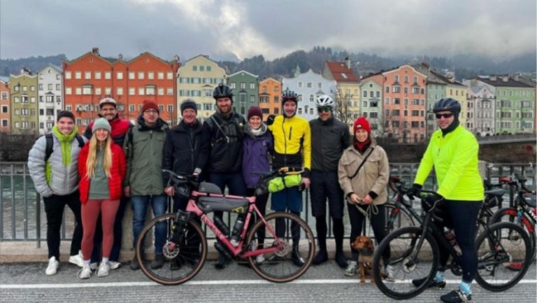 Gruppenbild bei der Abfahrt von Bastian Mensing