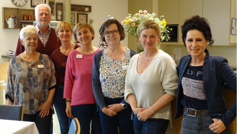 Ehrenamtliches Team Hospizcafé mit Leiterin Karin Heim