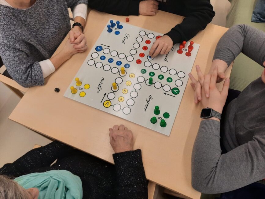 Beim Mensch ärgre dich nicht spielen