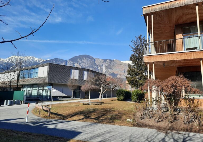 Lebenswege verbinden - Das Hospizhaus und die Mittelschule