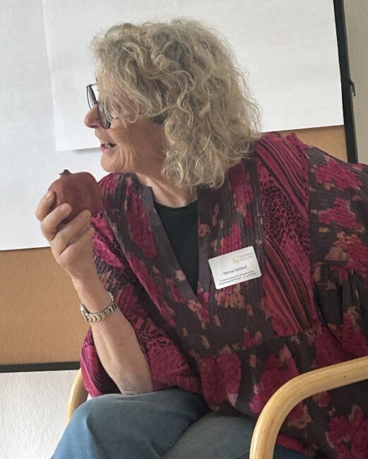 Workshop: Halten, Aushalten, Zurückhalten –
Halt und Haltungen in der Hospizarbeit mit Marina Baldauf