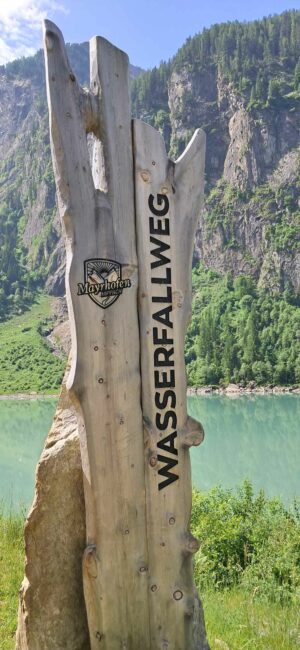 Schild Wasserfallweg
