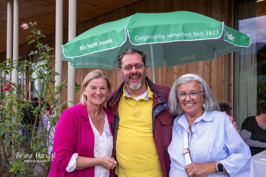 Karin Keim und zwei Besucher*innen