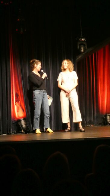 Maria im Gespräch mit Maria