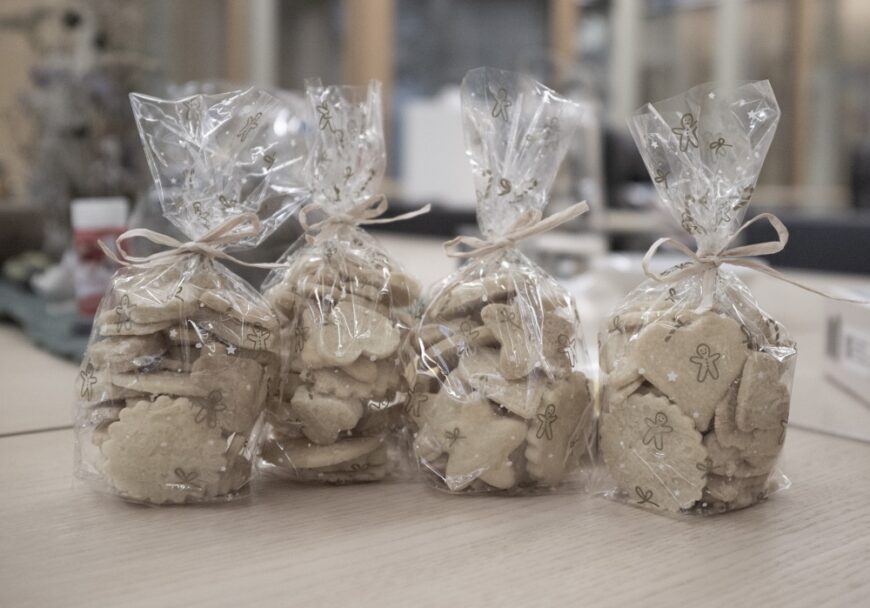 Kekse in kleine Säckchen abgefüllt