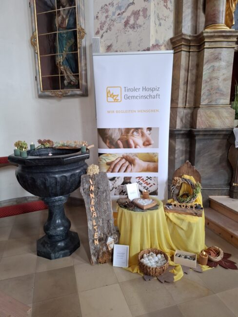 Die Trauerraum Station in der Kirche