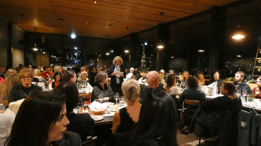 Vorsitzende Marina Baldauf bei ihrer Ansprache