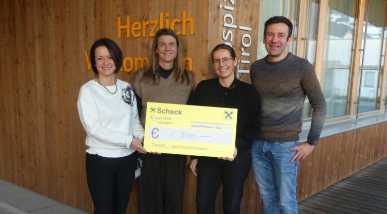 Andrea Knoflach-Gabis (Ärztliche Direktroin), Sandra Spreng (Organisatorin Bazar), Andreas Zerinschek (Obmann) und Maria Volderauer (Organisation Bazar)