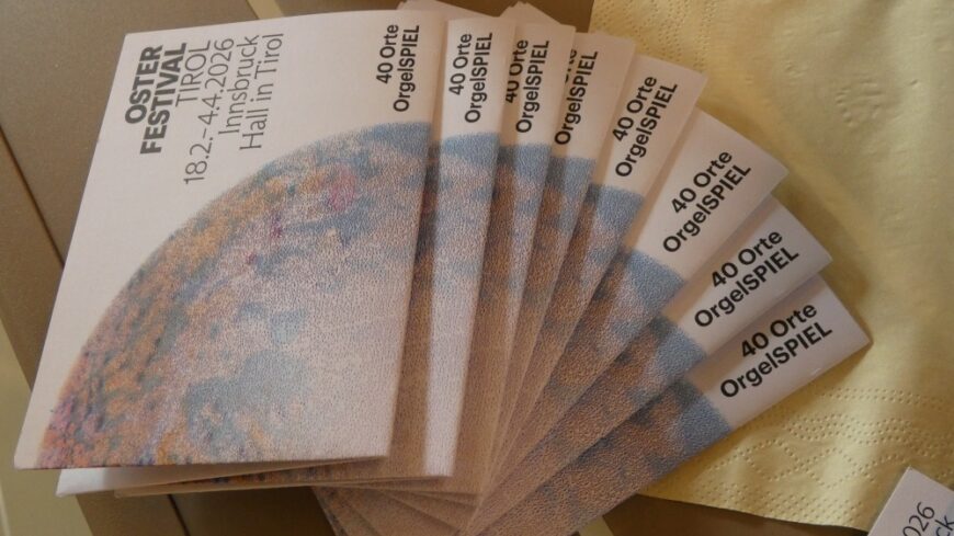 Die Flyer des Osterfestivals zu den 40 Orten