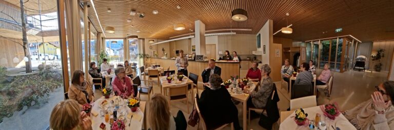 Die Ehrenamtlichen beim Dankes-Nachmittag