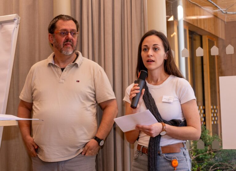 Evelyn Gollenz und Gerd Forcher beim Philosophischen Café