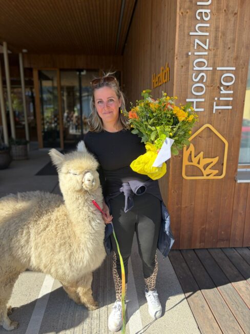 Magdalena Klingenschmid mit Alpaka