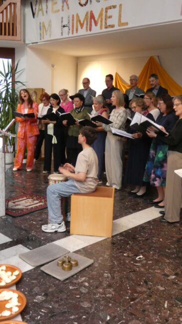 Der Hospizchor singt.