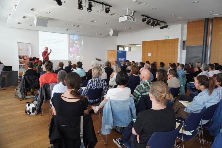 Blick über das Publikum beim Tiroler Palliativtag