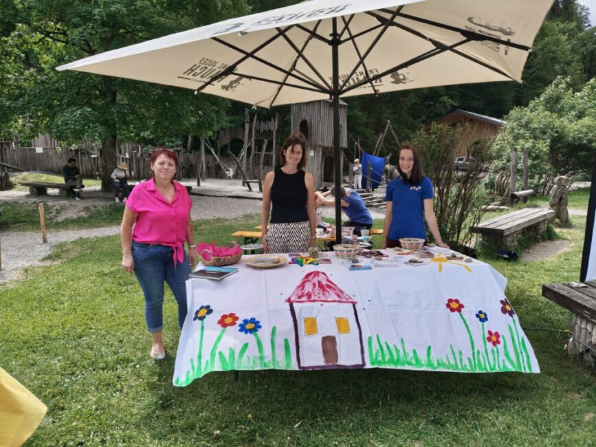 Infostand mit Sabine Hosp und Team