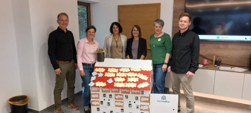 Im Bild: JürgenJuen-PatriciaPichler-SabrinaFriedl-GabiZiller-MartinaGastl-PhilippMoll