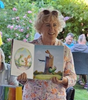 Dorli Kofer bei der Buchvorstellung